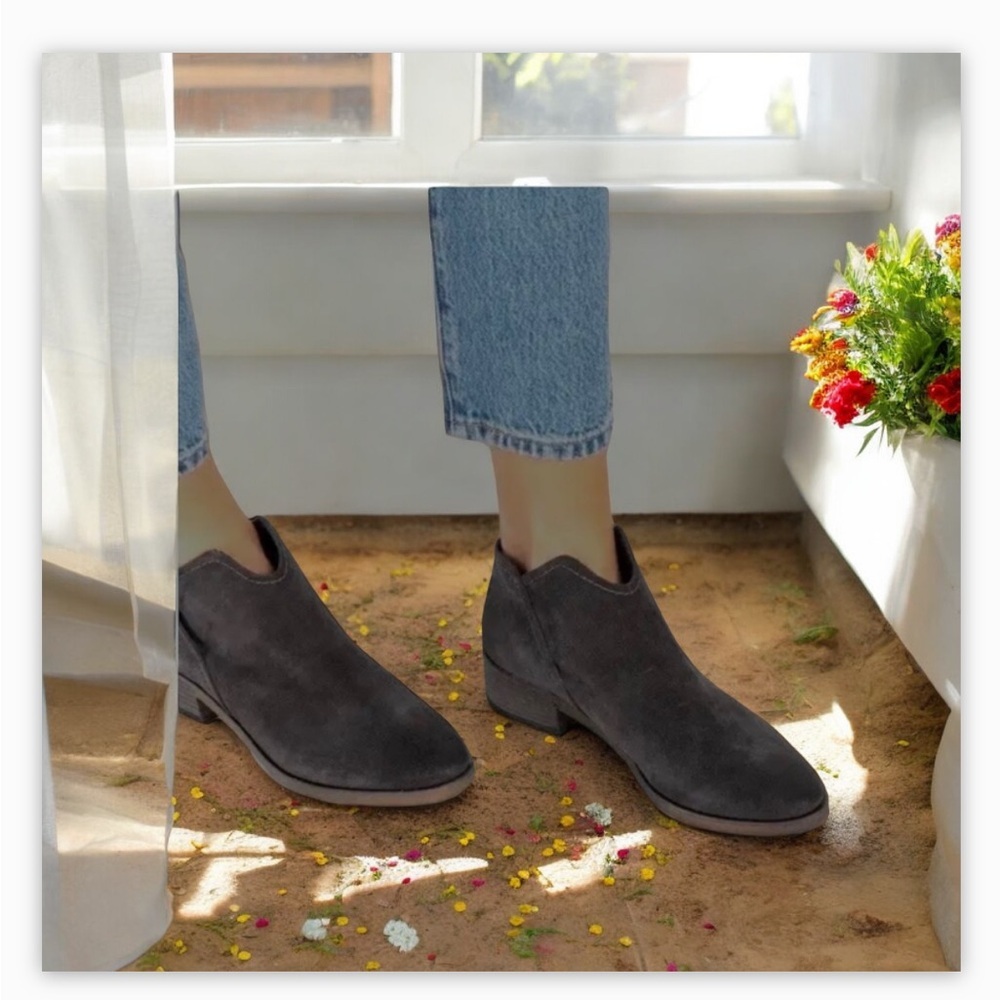 Dolce Vita Trista Anthracite Grey Suede Shoe Sz 10- New In Box​​​ ☀️🩶stunning​